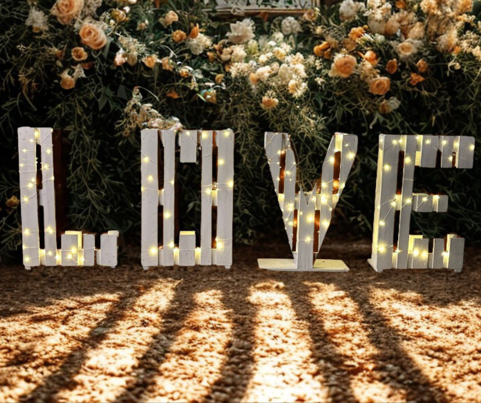 LOVE Buchstaben